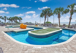 1BR/1BA Oceanfront condo w/Kitchen & Balcony in Center of MB, #855