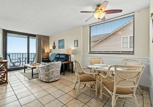 2-bedroom Corner Unit with private balcony | Carolina Reef - 301