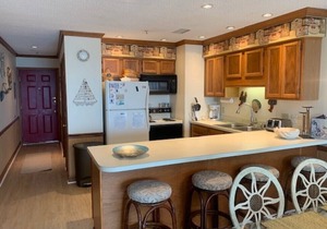 Beautiful Oceanfront Condo On 4th Floor - Steps From The Beach. Linens Incl. !