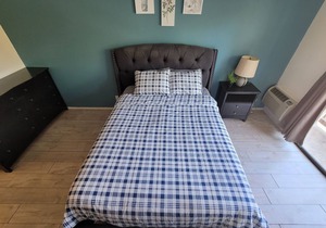 (C04/C06) Beverly Hills Hotel Style 2 Bedroom Suite in Beverly Hills
