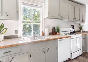 ✰ Central & Comfortable Downtown Home ✰