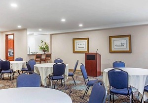 Comfort Inn & Suites Patriots Point