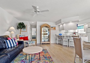 Condo near Beach w/Balcony, Resort Pool, Hot Tub, Grill, Spa & Fishing