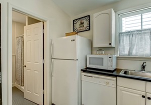 Cottage in Historic District, Heated Pool Access