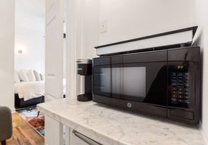 Light & Airy Downtown Executive Rental