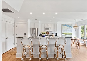 Luxury renovated and stocked villa close to tennis, beach, golf