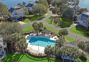 Oyster Catcher 86 Lake View 3BR 3BA Villa w Kitchen
