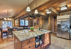 Rustic Bend House w/ Deck, Fire Pit & Yard! in Bend