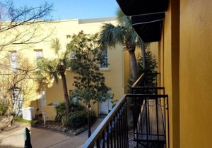 The Lodge Alley Inn™ - Studio