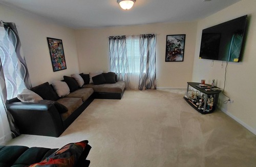 McLeansville House | 1.5 acre Quiet residential property 5 bedroom home