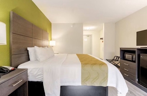 West Columbia Hotel | 1-bedroom hotel in Columbia with great location
