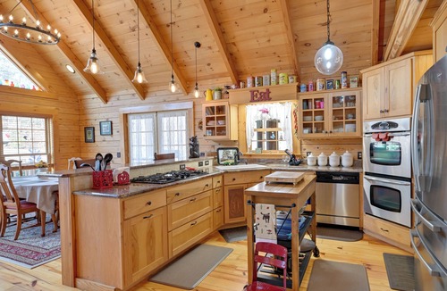 Mount Gilead Cabin | 1 Mi to Lake Tillery: Outdoor Retreat w/Hot Tub!
