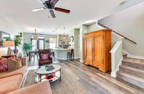 Bluffton House | 1 Mi to Old Town: Cheerful Bluffton Townhome!
