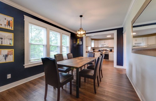 Greensboro House | 1 Mi to UNCG & Dtwn! Group Retreat w/Private Yard