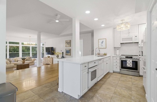 Pelican Bay House | 1 Pelican- Easy Walk to Beach & Community Pool, Lagoon View!