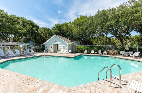 Pelican Bay House | 1 Pelican- Easy Walk to Beach & Community Pool, Lagoon View!