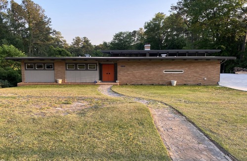 Terry Sanford House | 10% discount for bookings less than 14 days of check-in for 2 nights minimum.