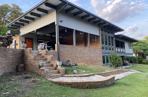 Terry Sanford House | 10% discount for bookings less than 14 days of check-in for 2 nights minimum.