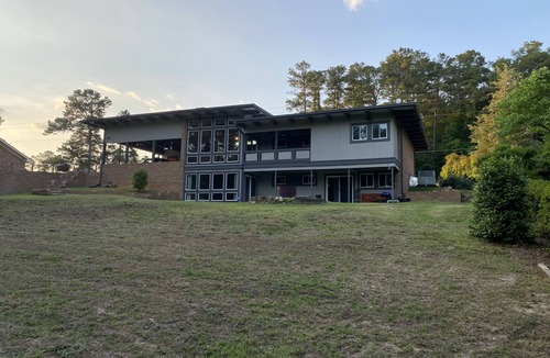 Terry Sanford House | 10% discount for bookings less than 14 days of check-in for 2 nights minimum.