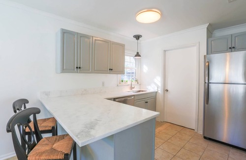 Mount Pleasant House | 10 Minutes to Beach & Downtown! Renovated Dog Friendly Home w/Bunk Bedroom & Fenced Backyard