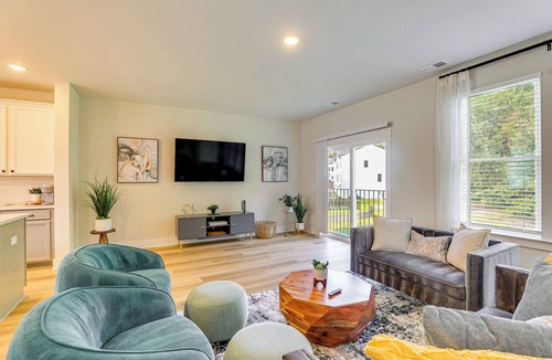 Goose Creek House | 13 Mi to Dtwn Charleston: Quiet Townhome