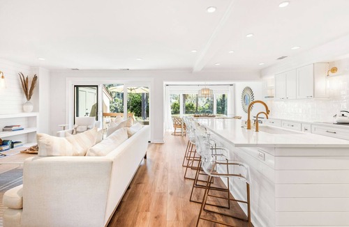 South Beach Condo | 1409 South Beach Villa: BESTNEST by Beverly Serral - 50 YDS to Beach!