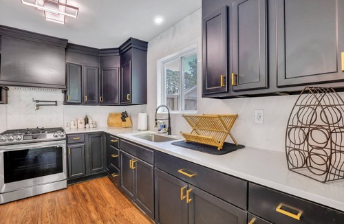 North Charleston House | 15 minutes from CHS airport 20 minutes from Downtown 35 minutes from beaches.