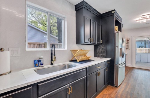 North Charleston House | 15 minutes from CHS airport 20 minutes from Downtown 35 minutes from beaches.