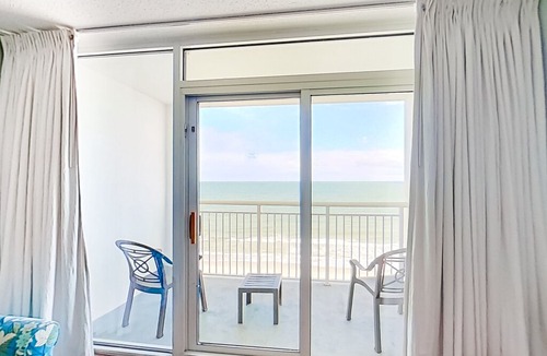 Myrtle Beach Condo | 15th Floor Oceanfront Snowbird Friendly Condo w/ Shared Hot Tub/Pool, WiFi, AC