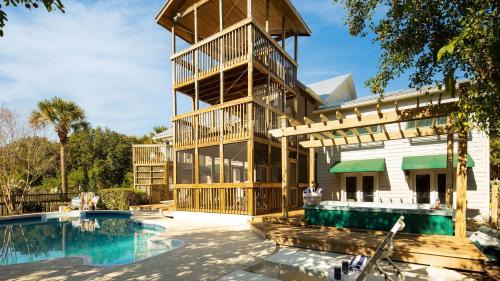 Sullivan's Island House | 1601 Poe Ave - Raven by AvantStay