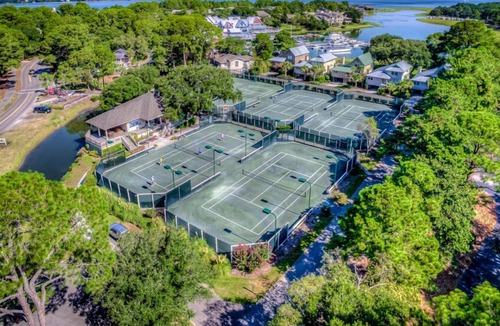 South Beach Condo | 1689 Bluff Villas - Short stroll to South Beach Marina