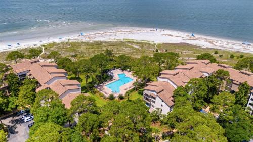 South Beach House | 1880 Beachside Tennis Villas: Sea Pines