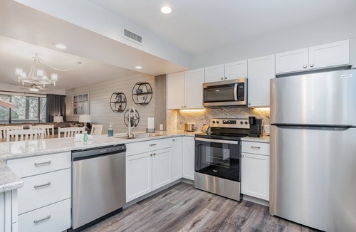 Arcadian Shores Villa | 18C Richmond Park, remodeled villa with full access to amenities