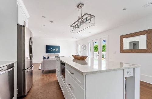 Cannonborough Elliotborough House | 19 Bedrooms in CHS | Private Pool! | The Oikos