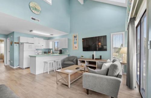 Surfside Beach House | 1J Golf Colony Resort in Family Friendly Surfside