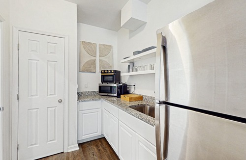 Goose Creek Apartment | 1st Floor Studio in Pet Friendly Walkable Resort with Pools