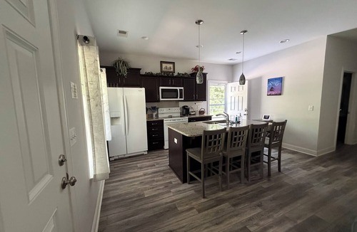 Summerville Cottage | 2-bedroom cottage in adorable Summerville with AC comfort