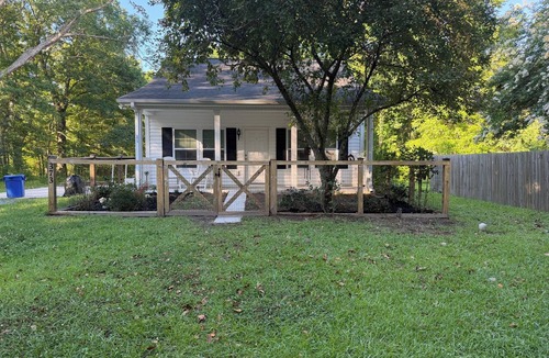 Summerville Cottage | 2-bedroom cottage in adorable Summerville with AC comfort