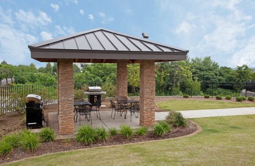 Columbia Condo | 2 Bedroom | Free Wi-Fi + Breakfast, Gym Access