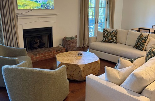 Summerville House | 2-bedroom house in Summerville neighborhood only 2.1 mi to Augusta National.