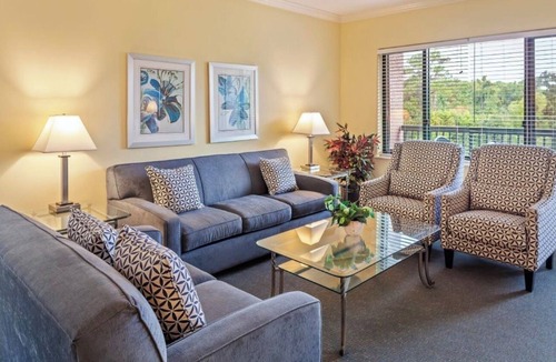 The Cottages Resort | 2-bedroom resort in charming Hilton Head Island with AC 2 blocks from the ocean