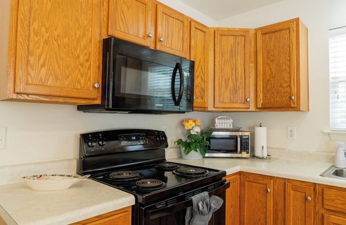 Greensboro Condo | 2-bedroom vacation home just 5 minutes from Greensboro Science center
