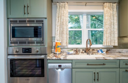 Tarpon Pond Cottage | 2 BR + Loft/2BA Tarpon Pond Cottage! Great Views! 1 Dog Friendly!