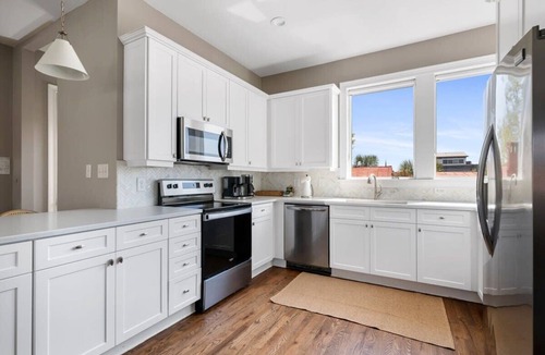 Cannonborough Elliotborough Villa | 2 Luxury Houses w/Patios | 1 Block from King St