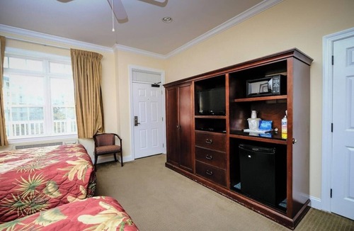 Litchfield by the Sea Hotel | 2 Modern Rooms + Heated Indoor Pool & Tennis; Near 12 Premier Golf Courses