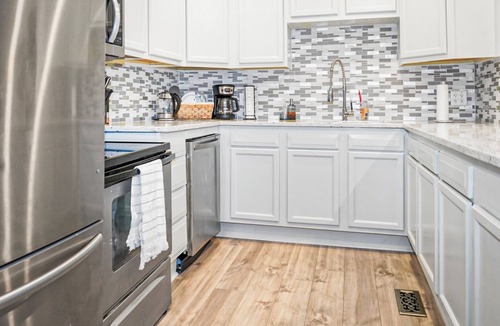 Goose Creek House | 2 Private Balconies ° Fire Place ° BBQ