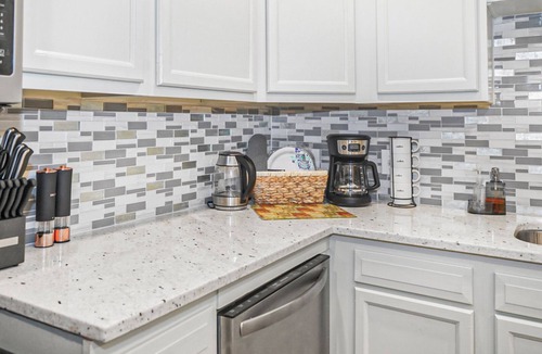 Goose Creek House | 2 Private Balconies ° Fire Place ° BBQ