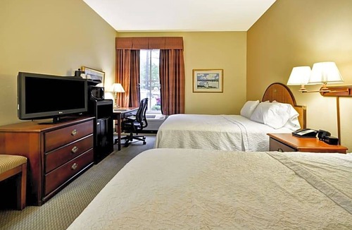 West Ashley Hotel | 2-Star Hotel ∙ Hampton Inn & Suites Charleston-West Ashley
