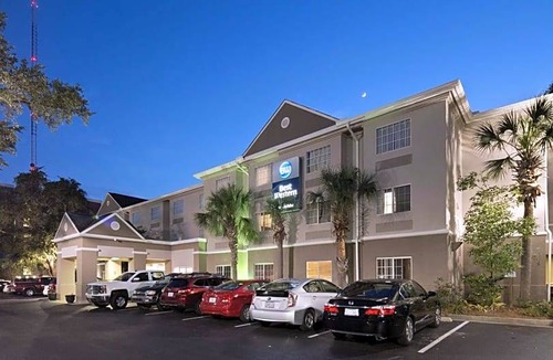 Charleston Hotel | 2-Star Hotel ∙ Best Western Patriots Point