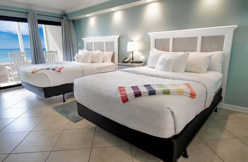 Litchfield by the Sea Hotel | 2 Units l Oceanfront Stay Near Pawleys Island w/Easy Beach Access
